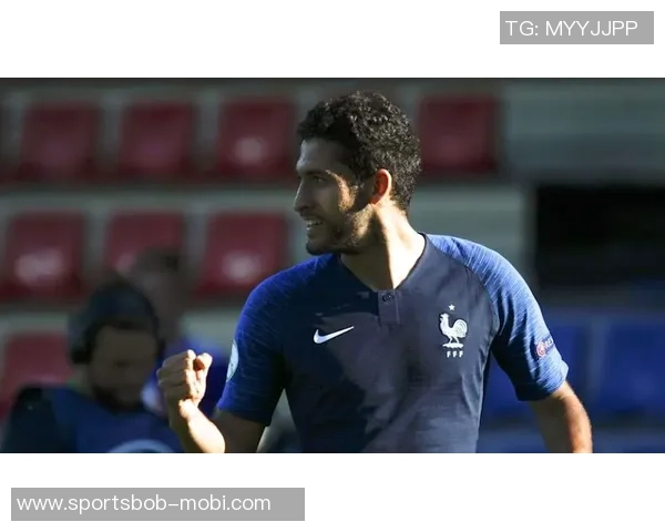 曼城官推发布海报热身摩纳哥比赛萨维尼奥独自亮相引关注